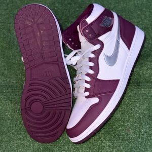 Air Jordan 1 “ Bordeaux” size 11